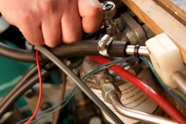 Diesel-koneen huolto on helppo tehdä itse