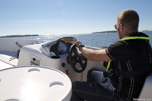 Baylinerin hupivene kilpailee mukavuudella