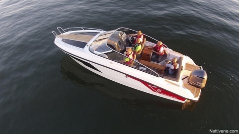 Finnmaster T8 on asuttava päiväretkivene