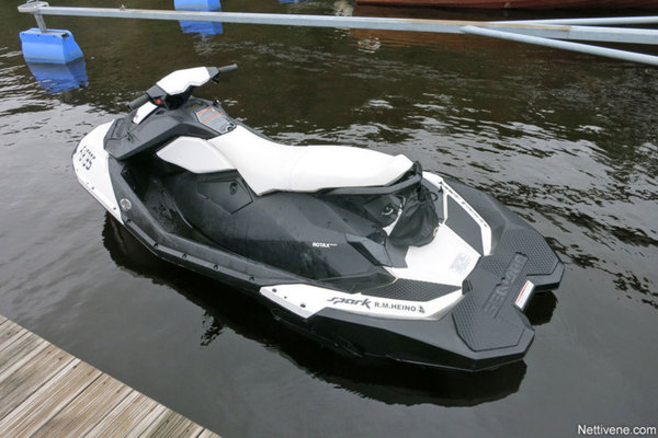 Sea-Doo Spark – Kevyesti kiva Sea-Doo Spark – Kevyesti kiva