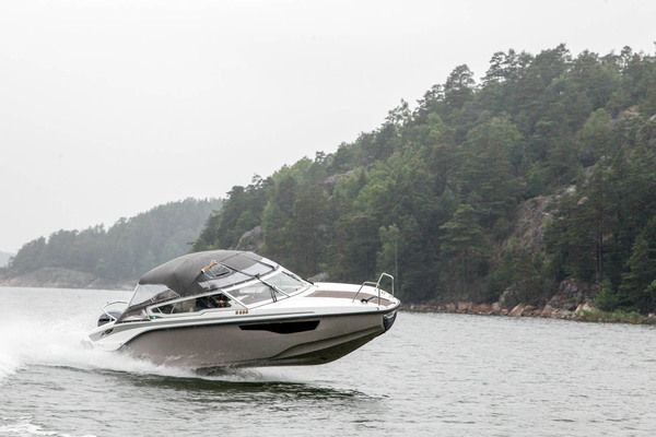 Yamarin 81 DC – Erottuva daycruiser ja matkavene