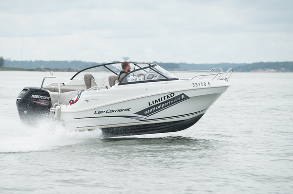 Jeanneau Cap Camarat 5.5 BR – Kesäpäivän passeli huvialusta