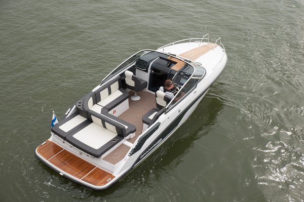 Grandezza 25 S – Tyylipuhdasta nautiskelua