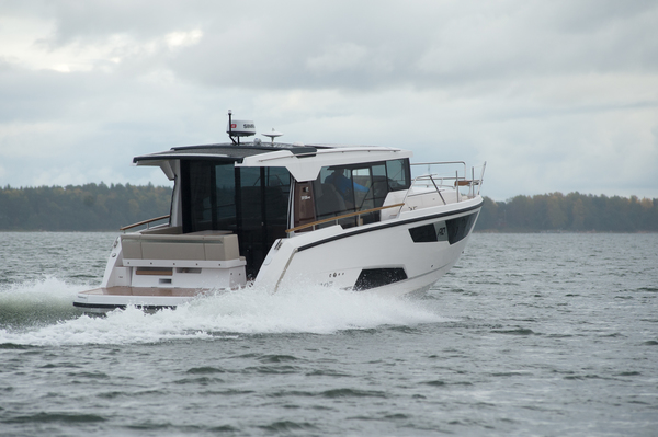 Aquador 35 AQ – Persoonaa peliin