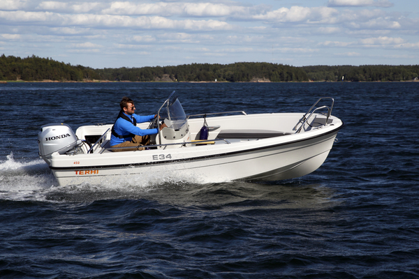 Terhi 450 CC – Keskeistä perusmoottoriveneilyä