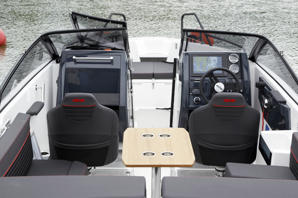 Falcon BR 8 – Mukavaa melkeinpä muskelia