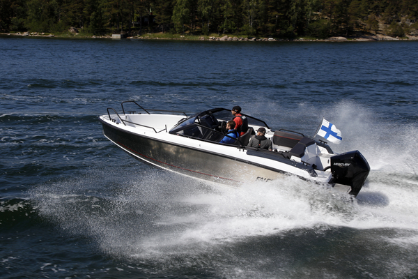 Falcon BR 8 – Mukavaa melkeinpä muskelia