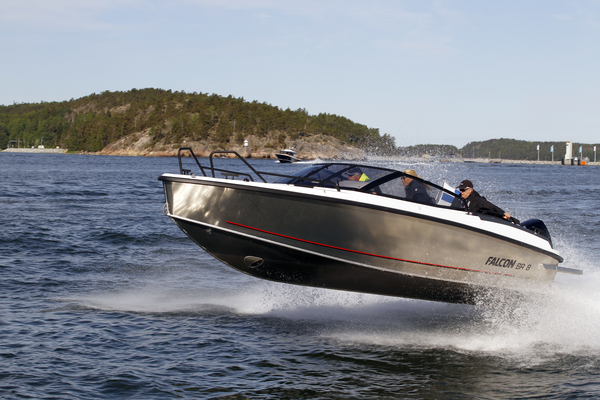 Falcon BR 8 – Mukavaa melkeinpä muskelia