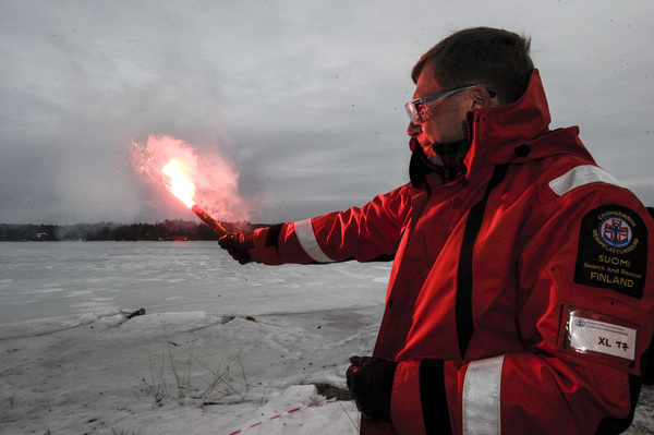 Pelastavat käsisoihdut – ruutia vai LED? Pelastavat käsisoihdut – ruutia vai LED?