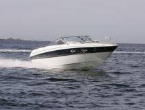 Isojen päiväretkiveneiden vahva nelikko vertailussa