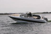 Isojen päiväretkiveneiden vahva nelikko vertailussa