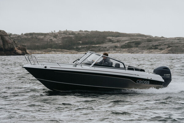 Yamarin Cross 57BR - kahden veneen risteytys