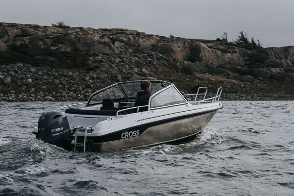 Yamarin Cross 57BR - kahden veneen risteytys