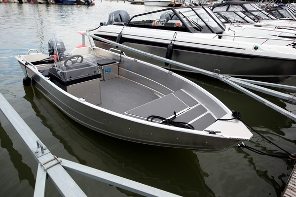 Buster XSr - mökkirannan vene vuodelta 2021