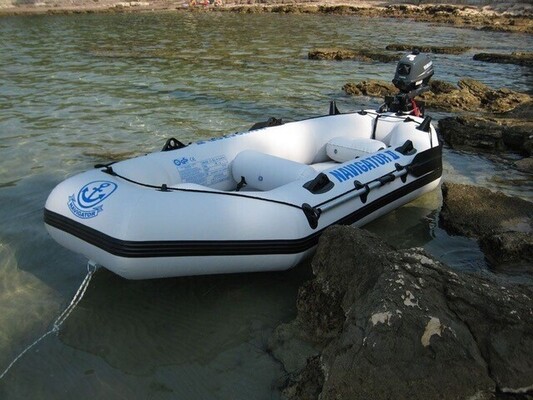 Kumiveneen osto-opas: kauppiaan vinkit oikean veneen valintaan