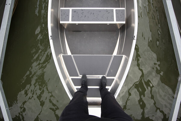 Buster XS - vakaa ja turvallinen kahvaohjattava mökkivene