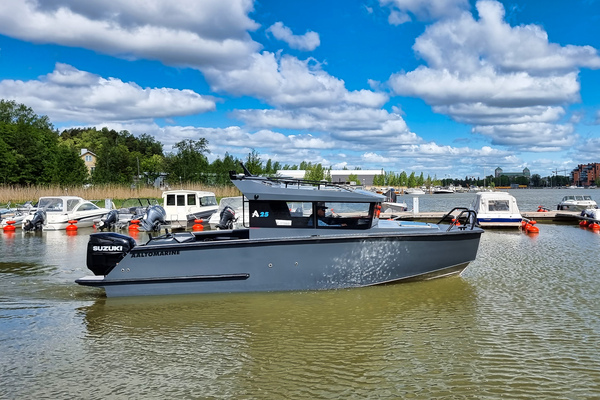 Aaltomarine A25 - Merten tankki avomerikalastukseen ja yhteysveneeksi