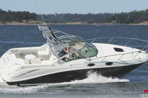  Sea Ray 275 Amberjack: Virkistysveneilyn moniottelija