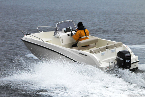 Suuri pieni Quicksilver Activ 505 Open